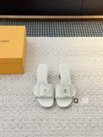 Picture of Louis Vuitton Shoes _SKULVsz35-40LY050112513